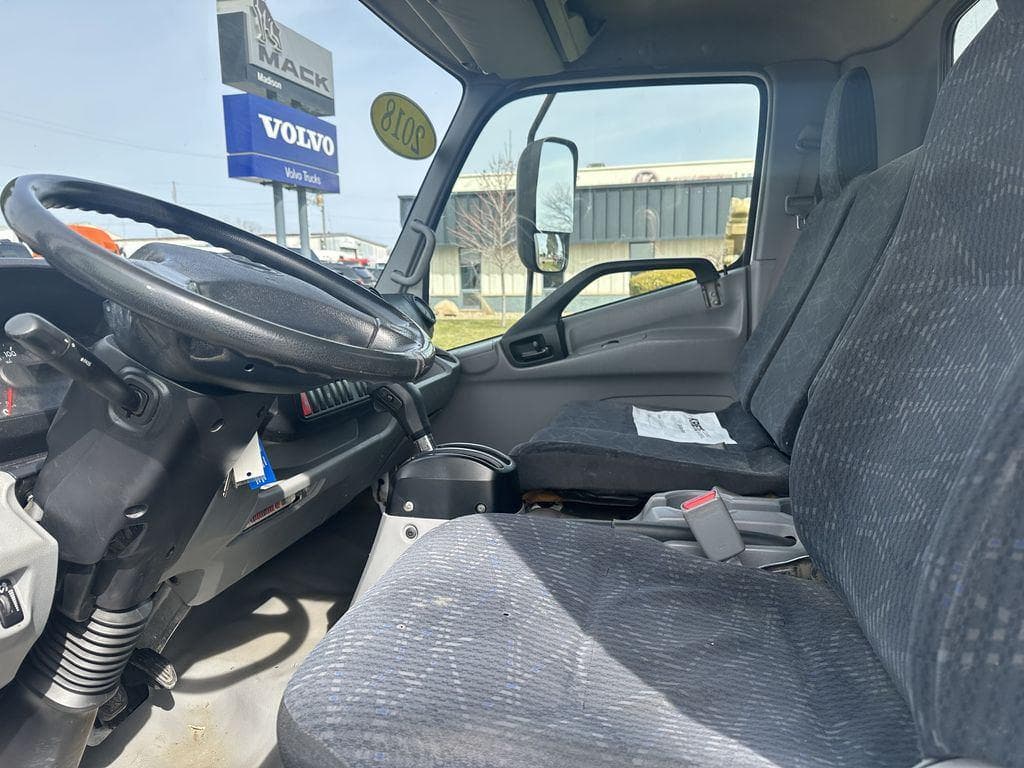 2018 Hino 155 image 12