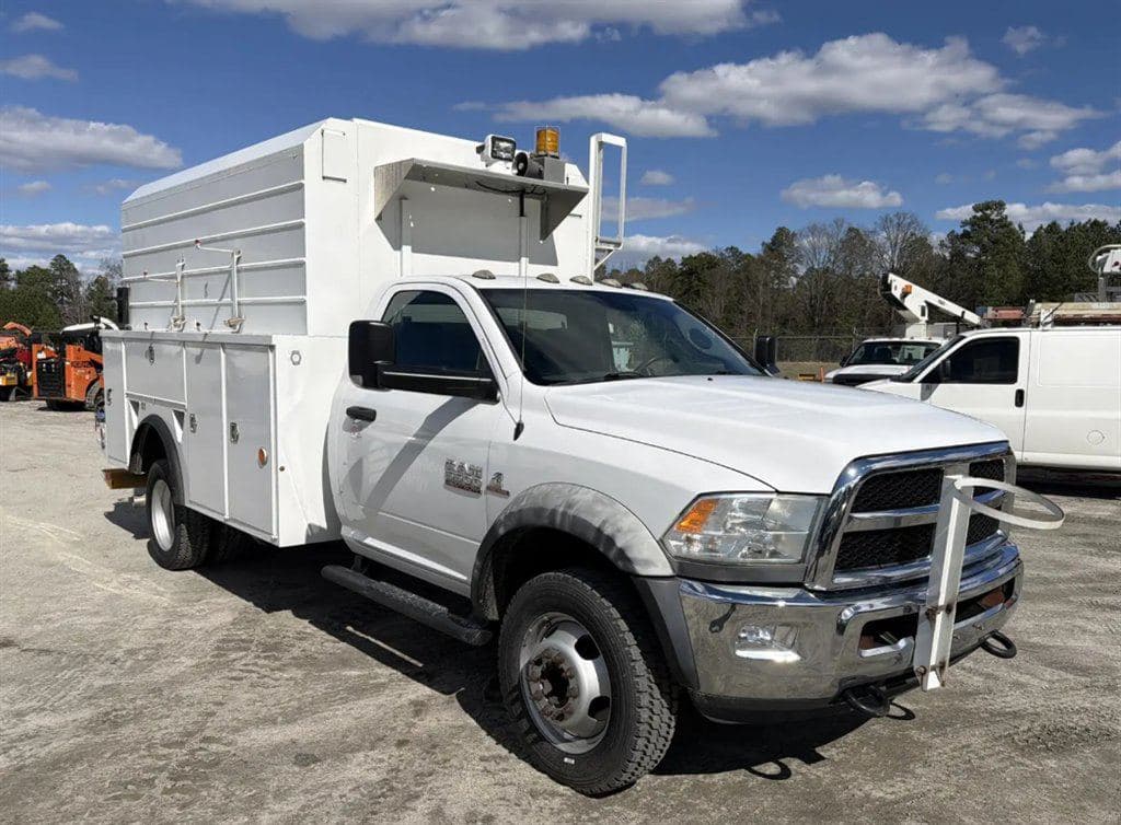 2017 RAM 5500 image 1