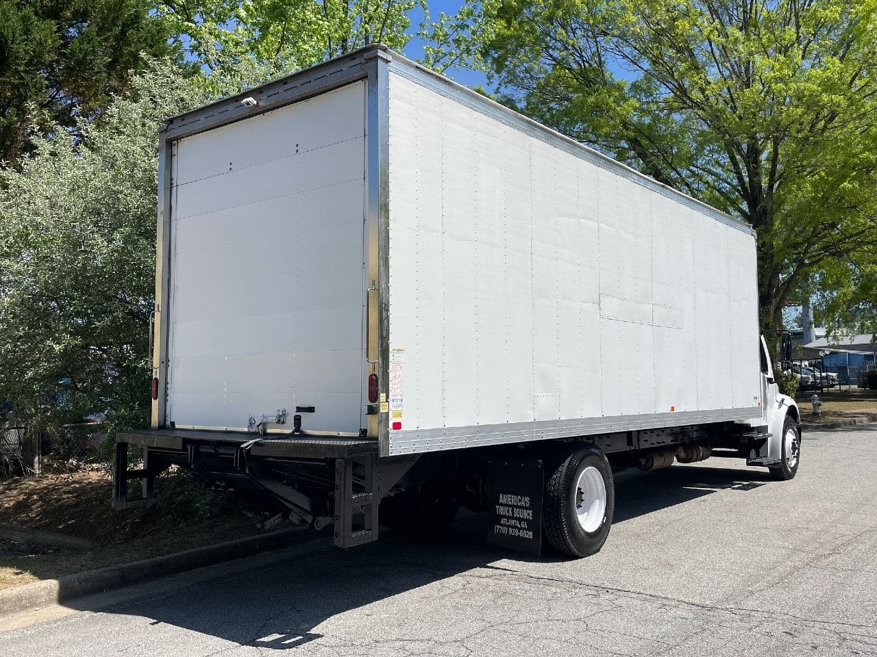 2022 Freightliner M2106 image 3