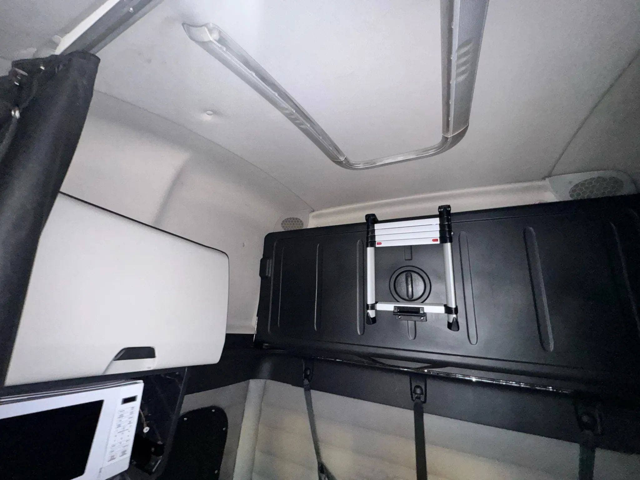 2020 Freightliner Cascadia image 31