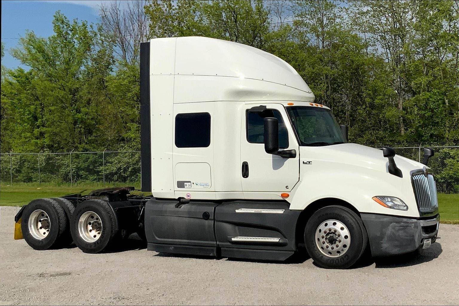 2022 International LT625 Sleeper Semi Truck - 56" Hi Rise Sleeper, Cummins 400HP, 12 Speed image 1