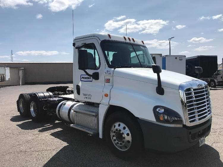 2018 Freightliner Cascadia image 2