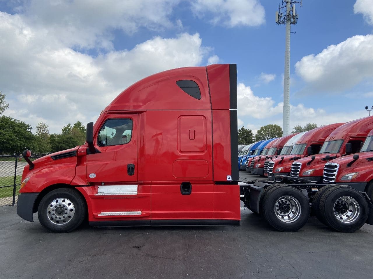 2022 Freightliner Cascadia image 9