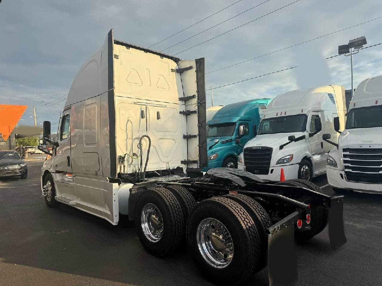 2024 Freightliner Cascadia 126 image 2
