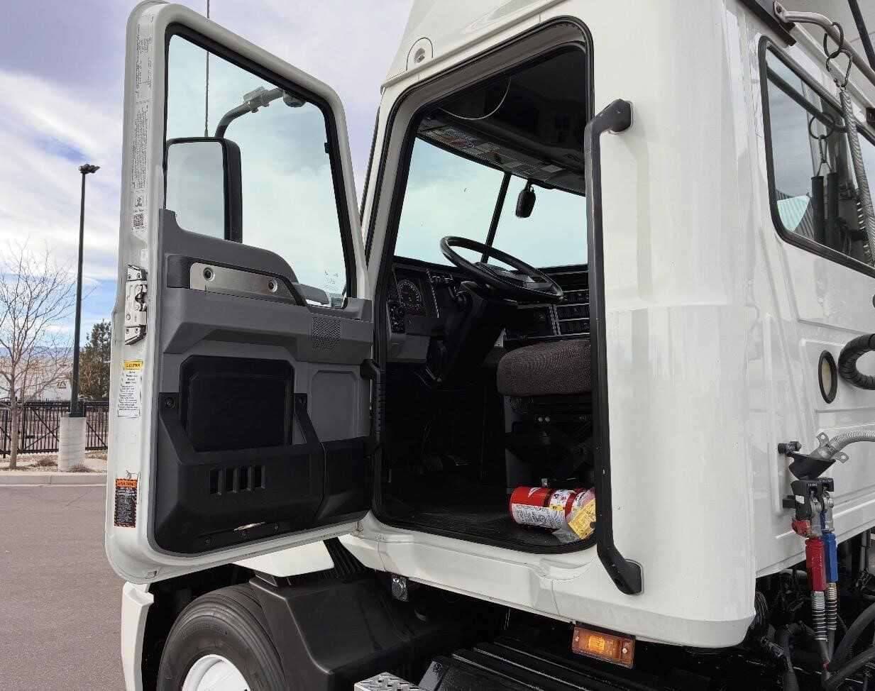 Used 2020 MACK ANTHEM Conventional - Day Cab in Commerce City, CO image 3