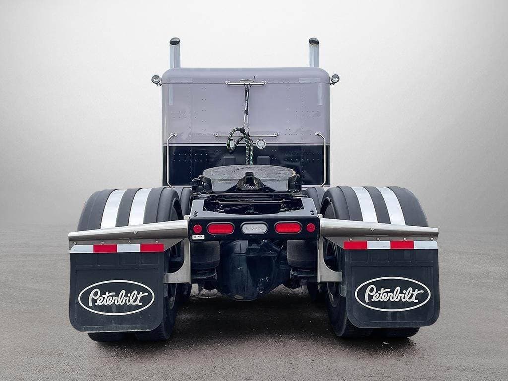 2025 Peterbilt 589 image 6