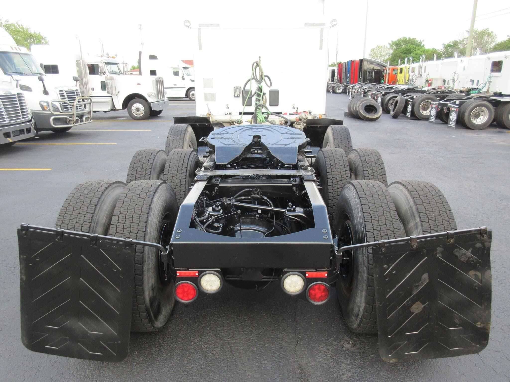 2019 Peterbilt 567 image 26