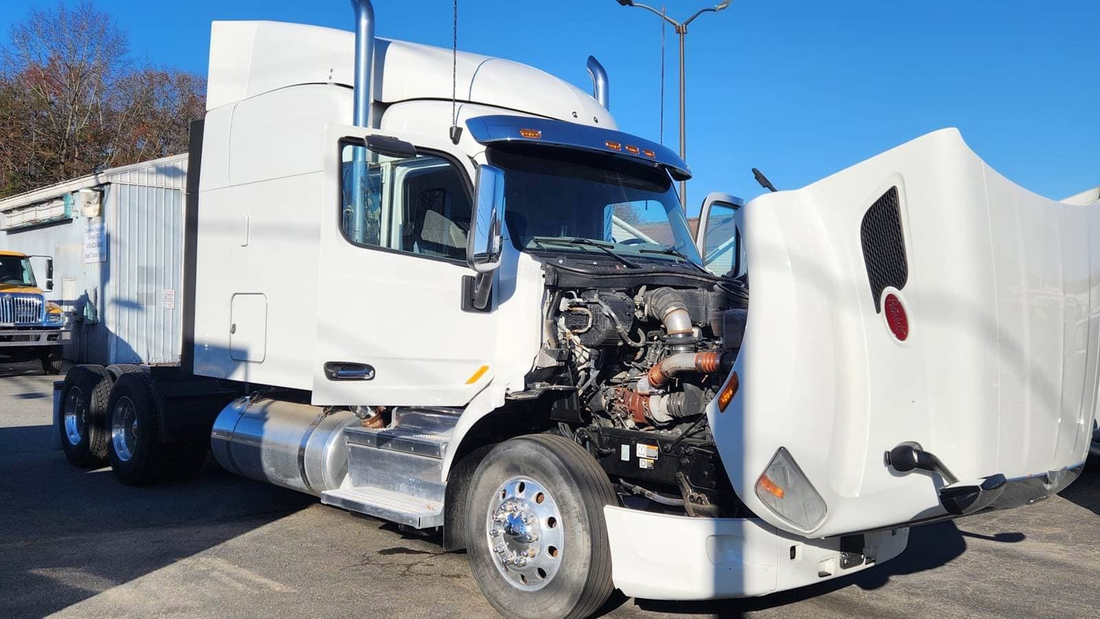 2014 Peterbilt 365 image 16