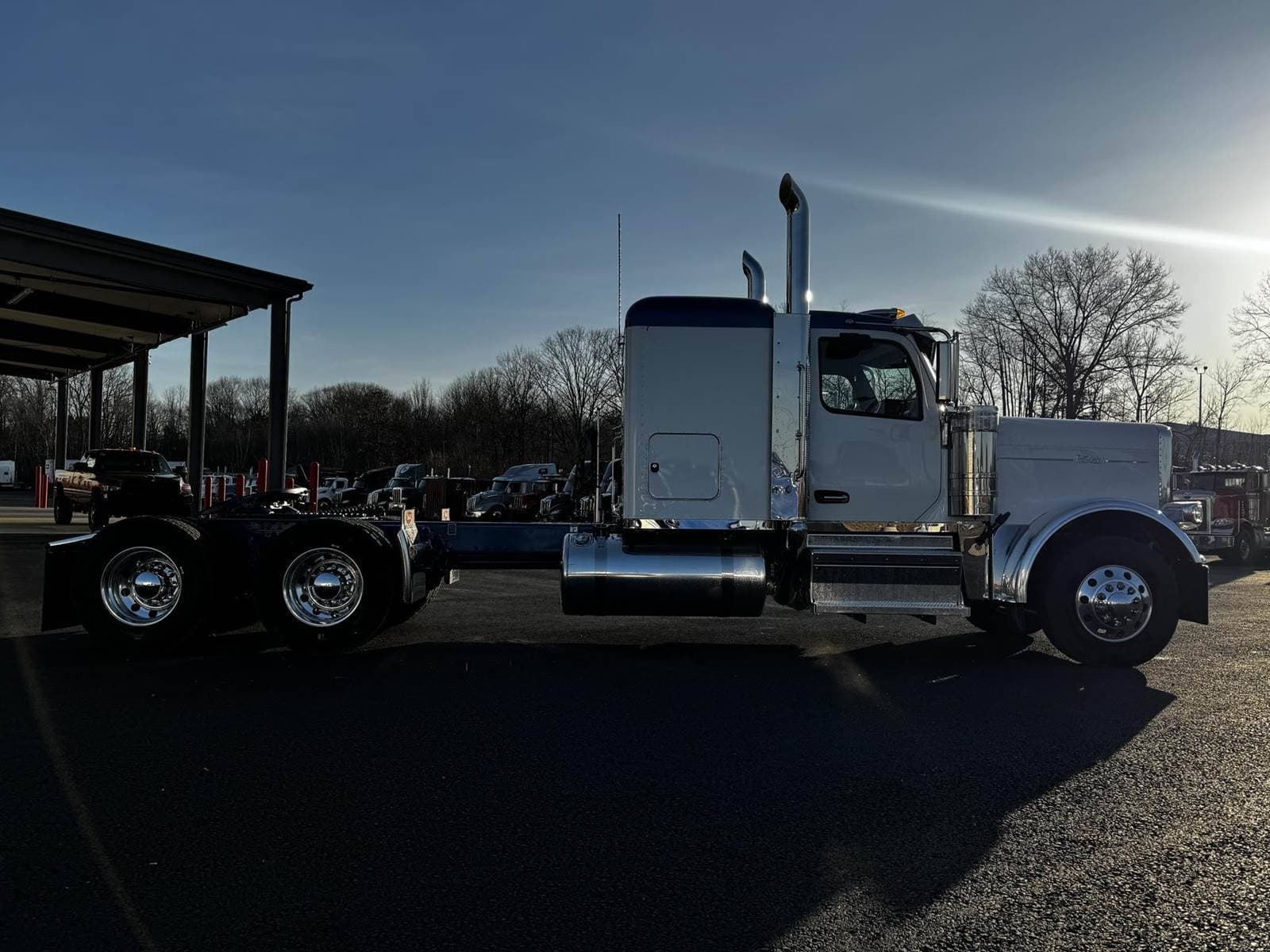 2025 Peterbilt 589 image 5