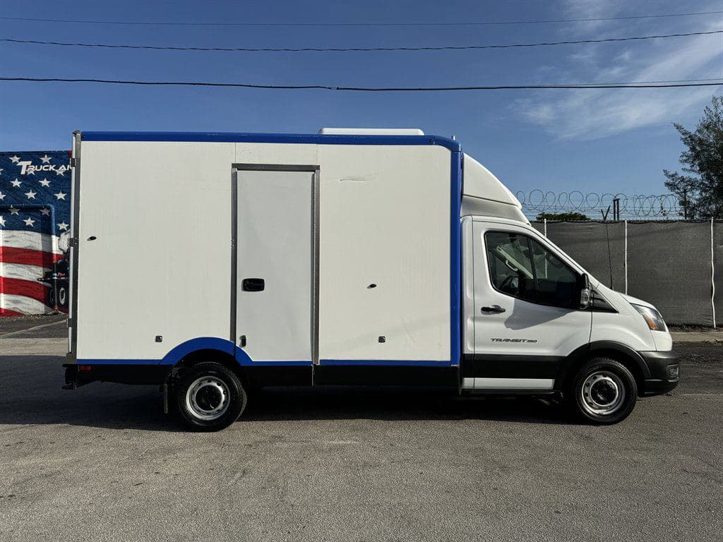 2023 Ford Transit T-350 image 14