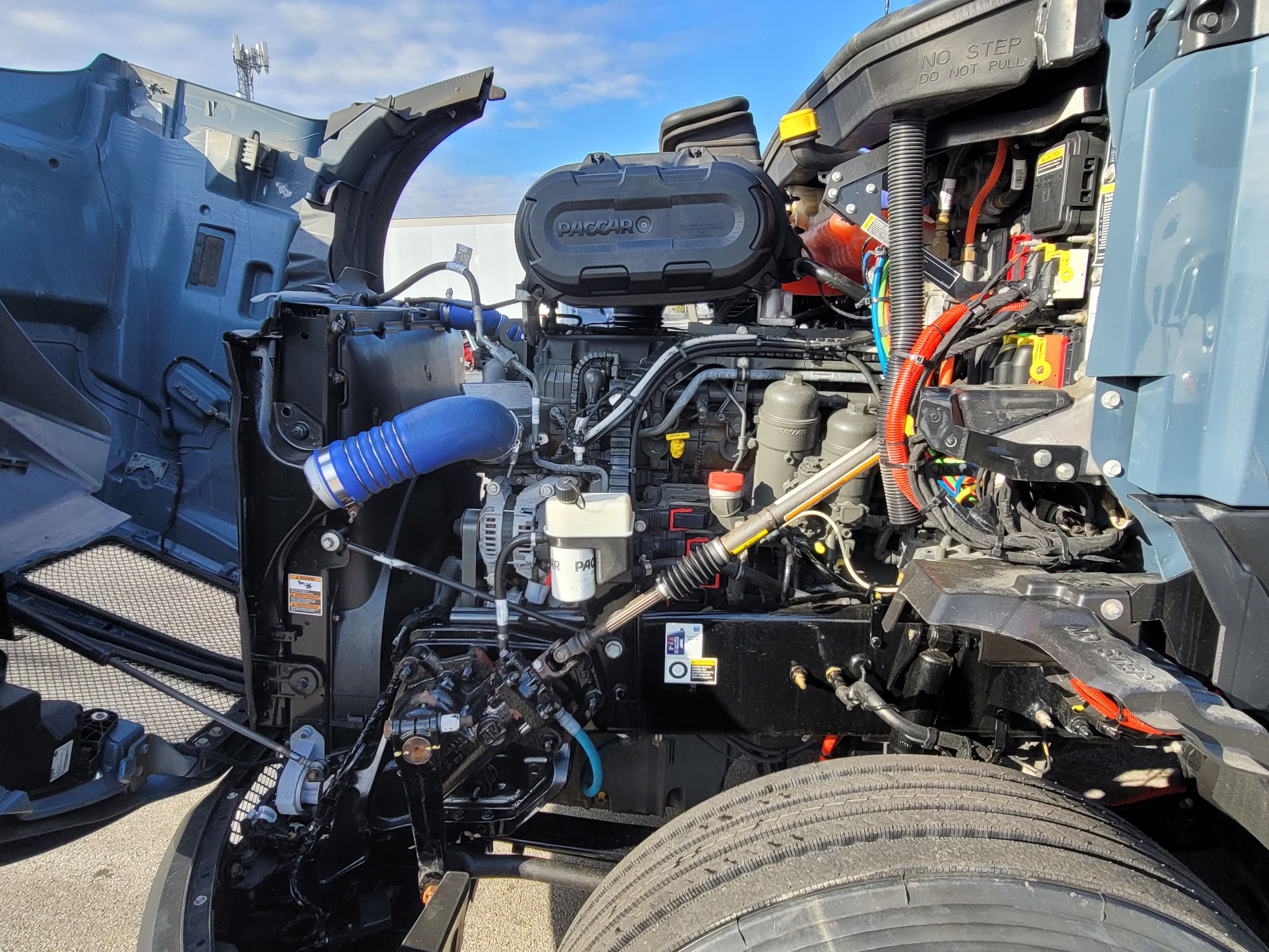 2023 Kenworth T680 image 6