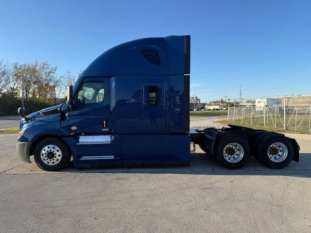 2022 Freightliner Cascadia image 5
