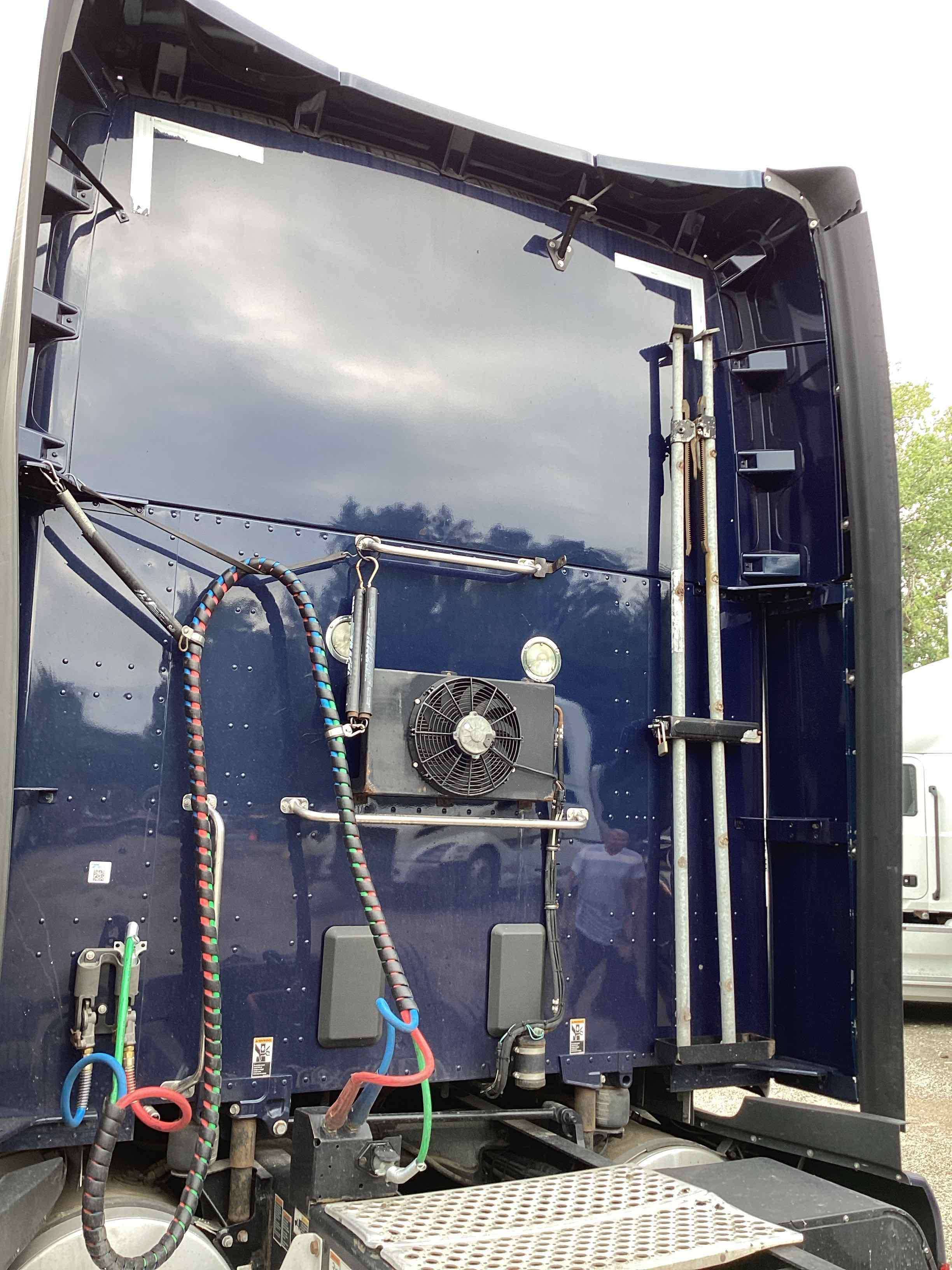 2019 Kenworth T680 Sleeper – Cummins X15 Power | 528K Miles image 8