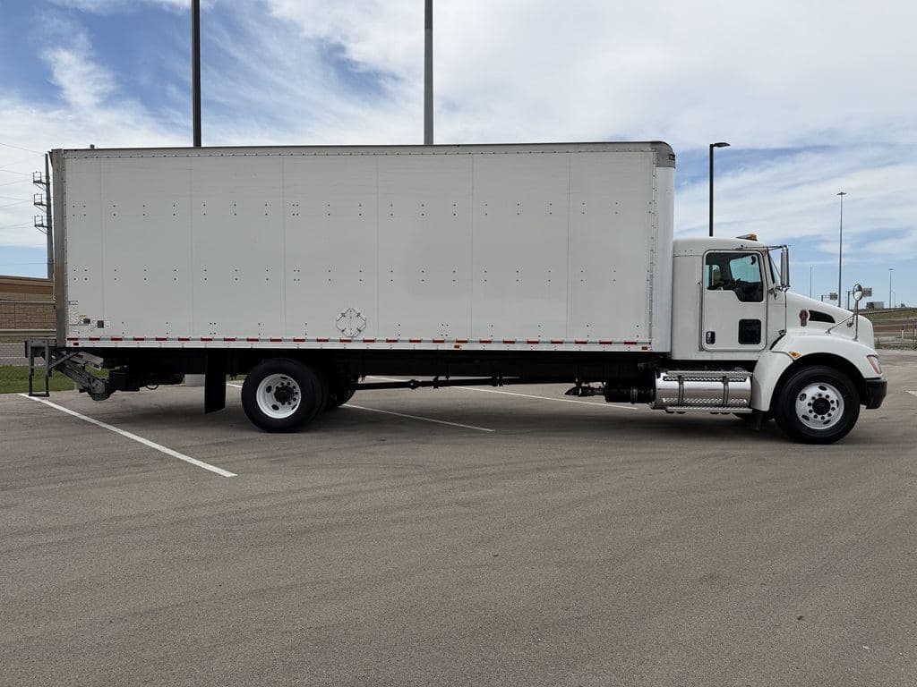 Used 2021 KENWORTH T270 image 26