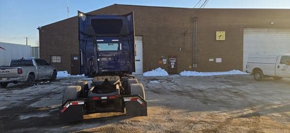 2020 VOLVO VNR42T300 TNF203027 Web image 3