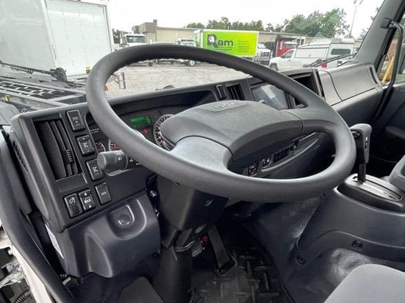 2025 Isuzu FTR image 12