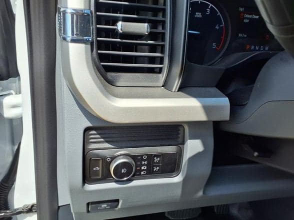 2025 Ford F600 image 19