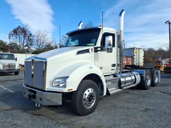 2026 Kenworth T880 image 12