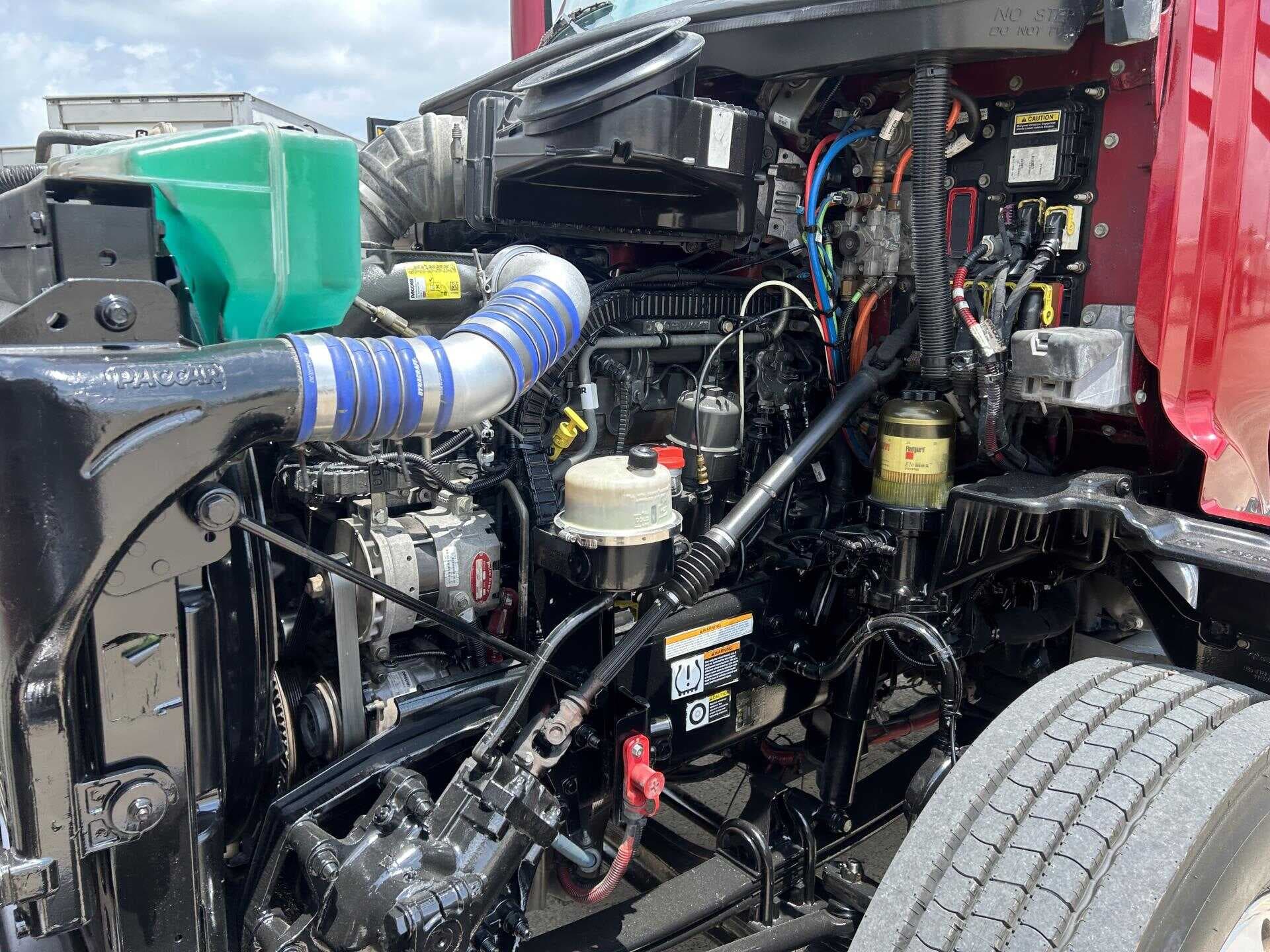 Used 2020 PETERBILT 579 Conventional - Sleeper Truck in Houston, TX image 17