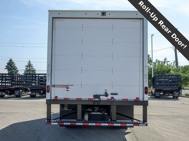 2025 Chevrolet 5500 XG LCF Gas Work Truck 16'x102"x91" Box Truck image 4