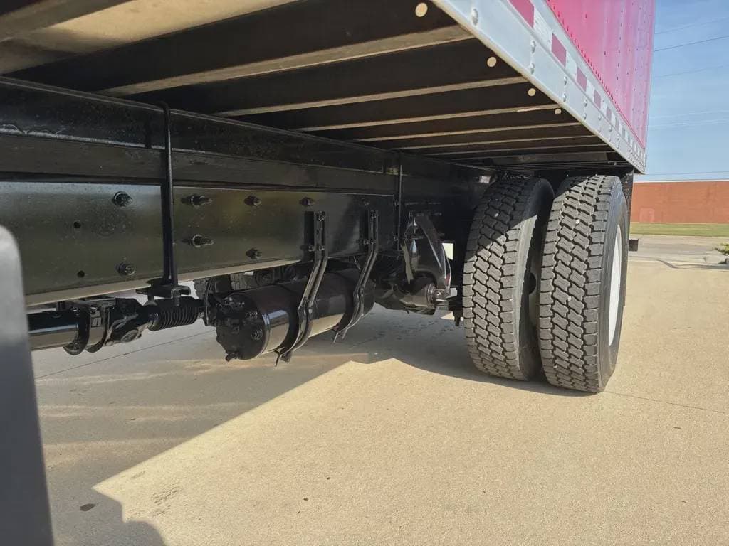 2018 Freightliner M2 image 7