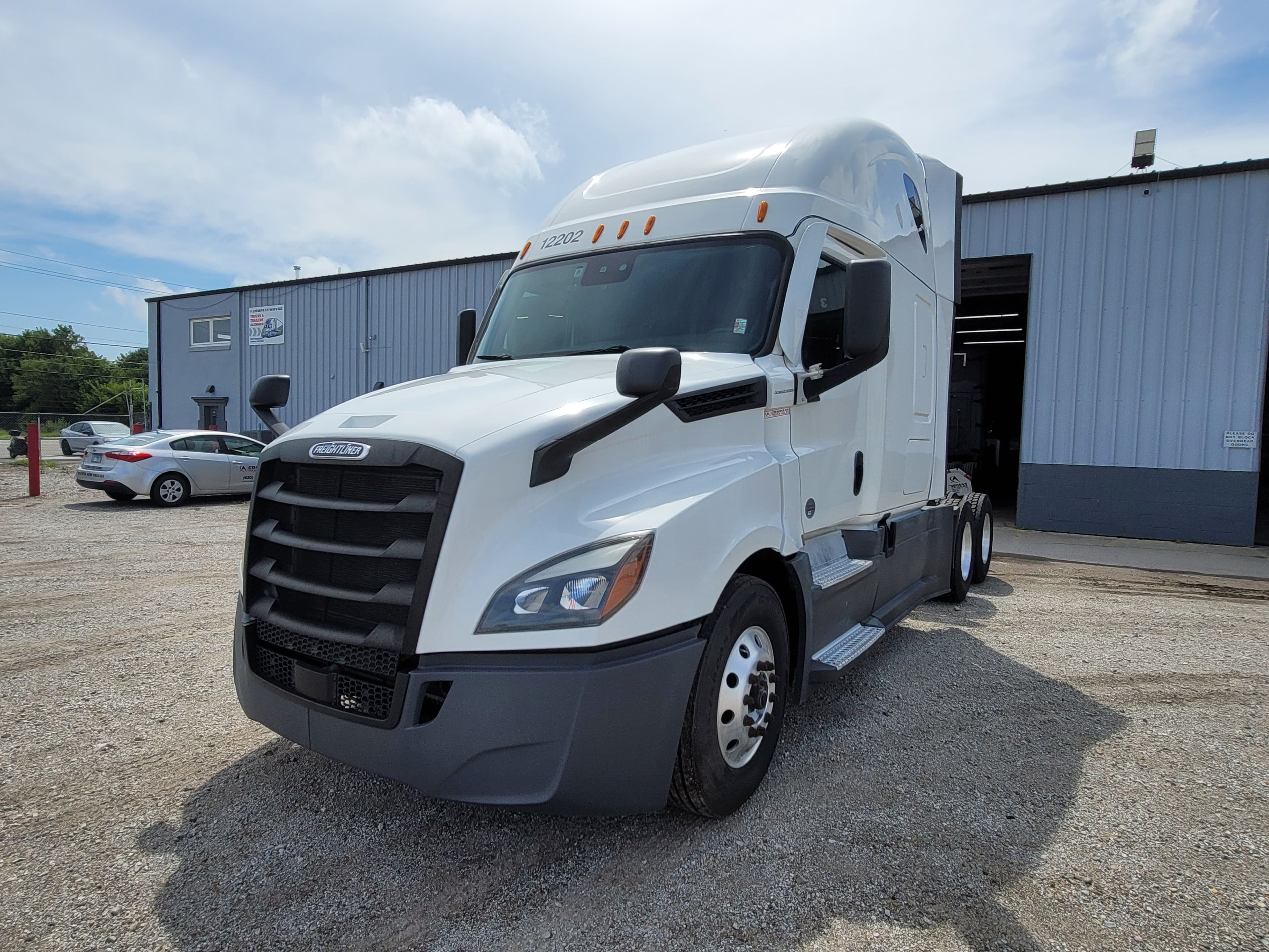 2022 Freightliner Cascadia 126 image 1