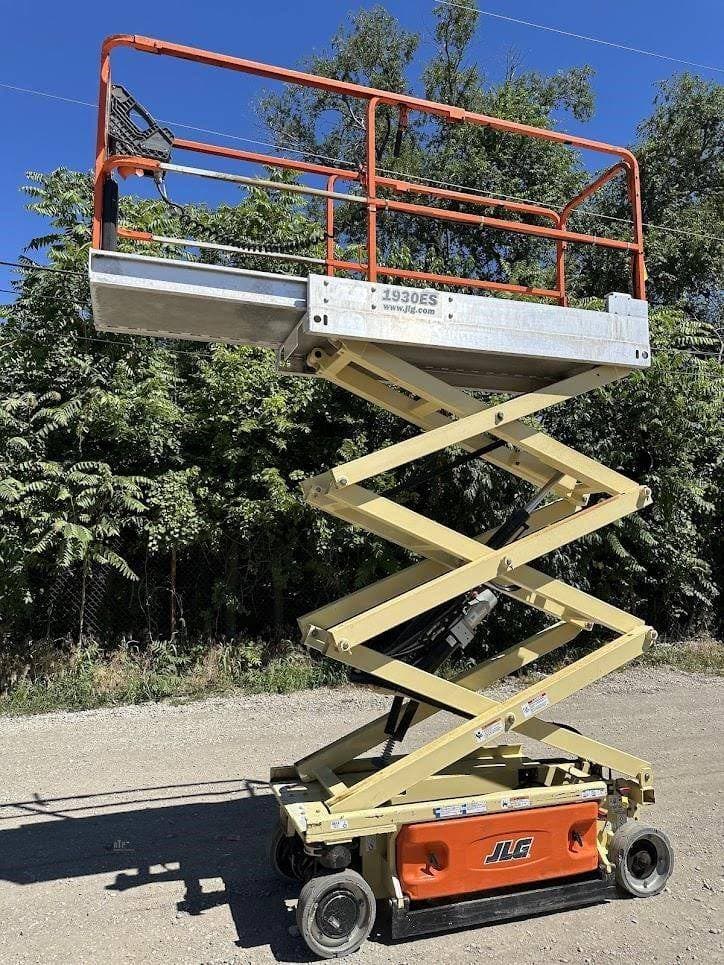 2014 JLG 1930ES image 9