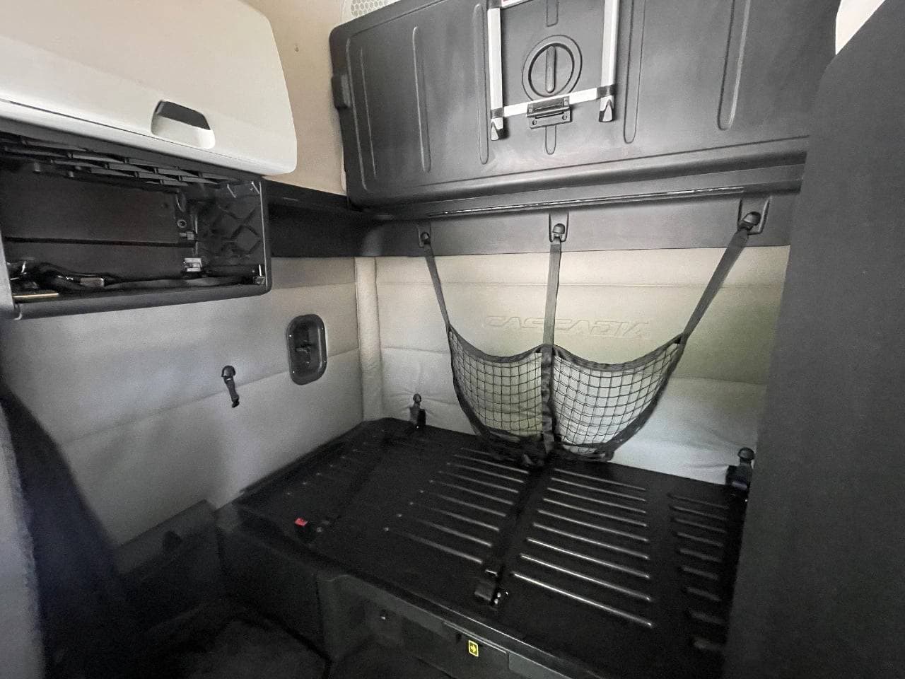 2019 Freightliner Cascadia 126 image 26