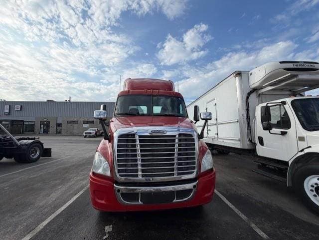 2017 Freightliner Cascadia 113 image 4