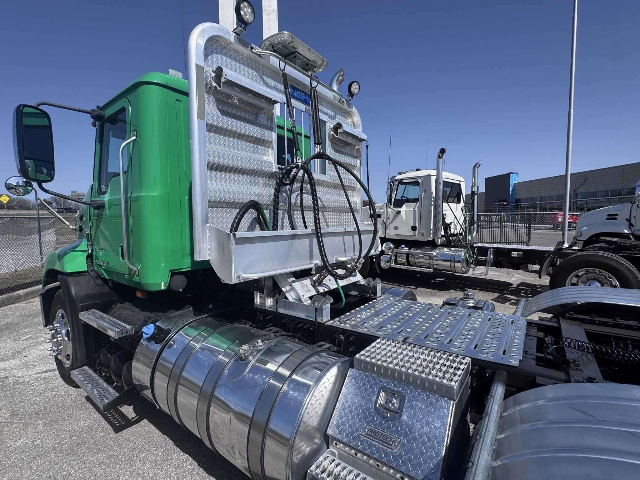 2018 Mack CXU613 Pinnacle image 6