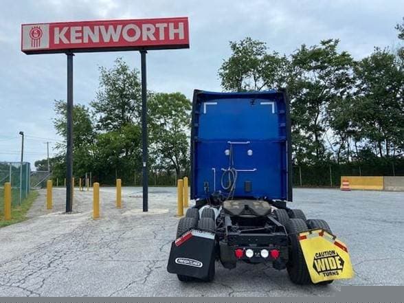 2019 Kenworth T680 image 2