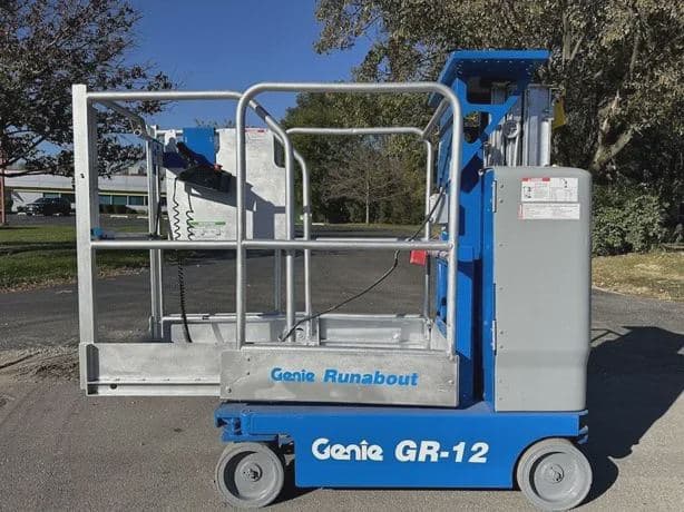 2016 GENIE GR12 image 1