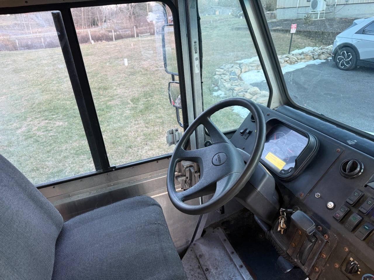 2020 Freightliner MT45 image 13