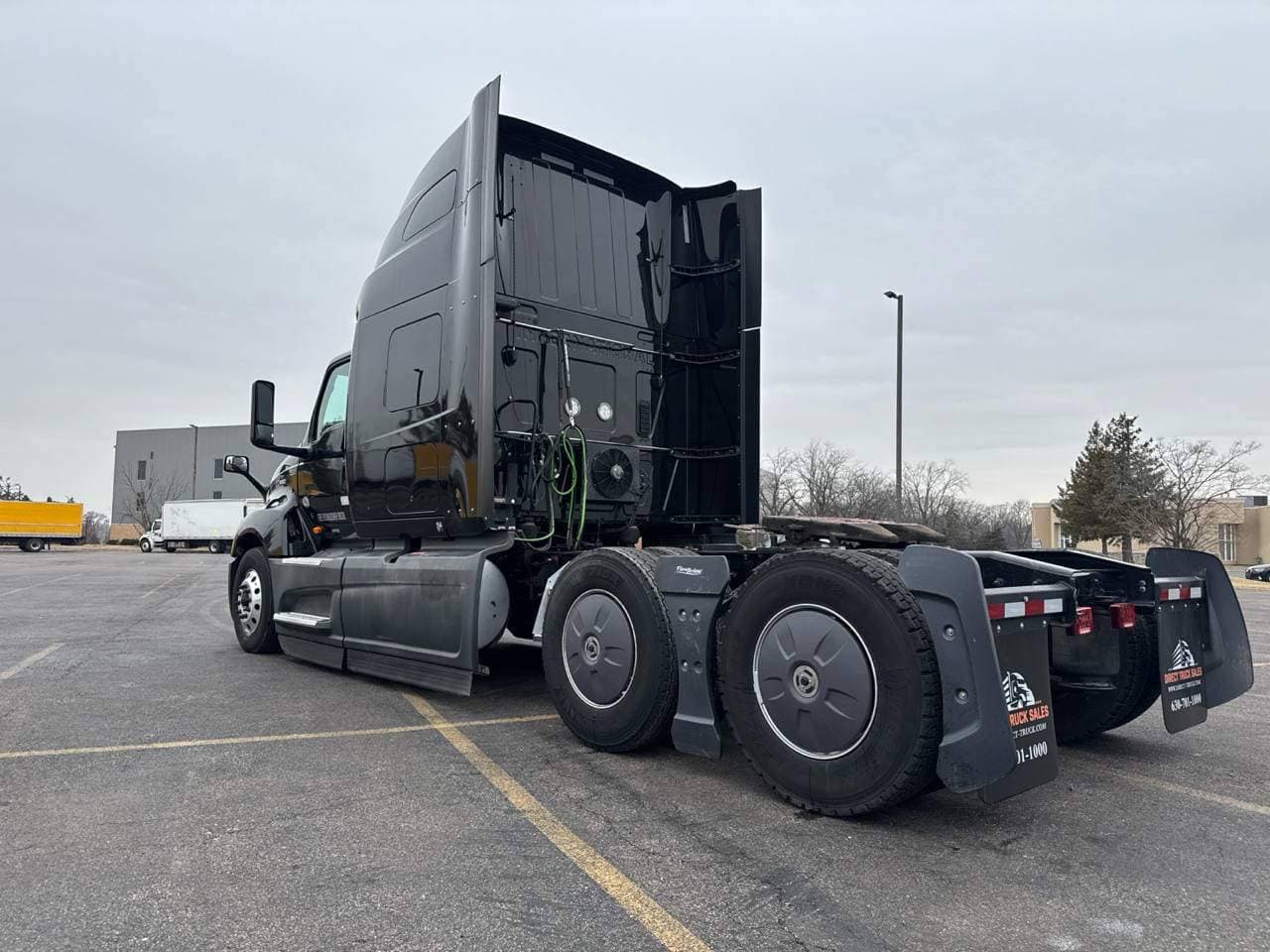 2022 International LT625 image 6