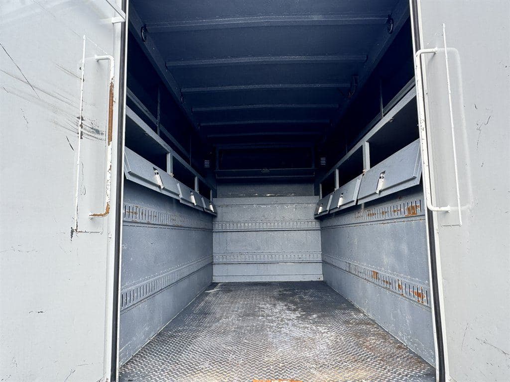 2014 Freightliner M2 106 image 28