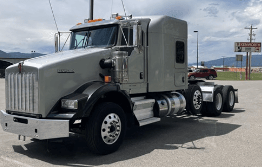 2020 Kenworth T8 Series image 1