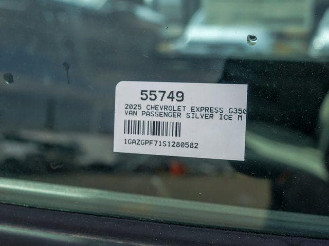 2025 Chevrolet Express 3500 LT Passenger image 21