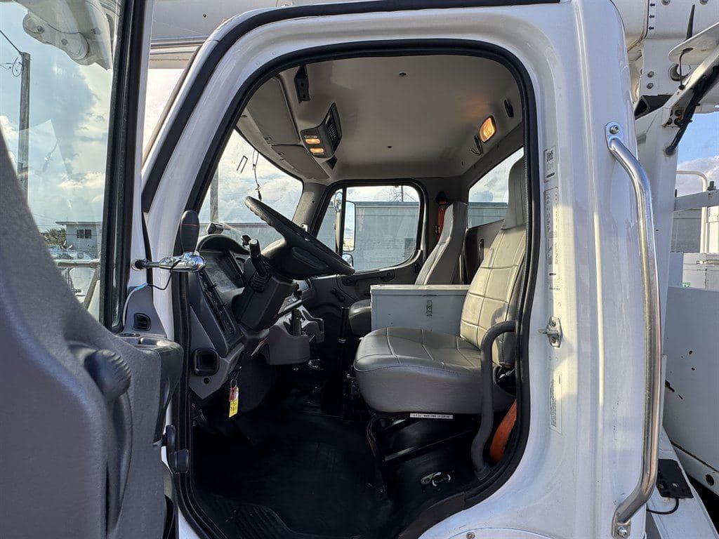 2016 Freightliner M2 106 image 61
