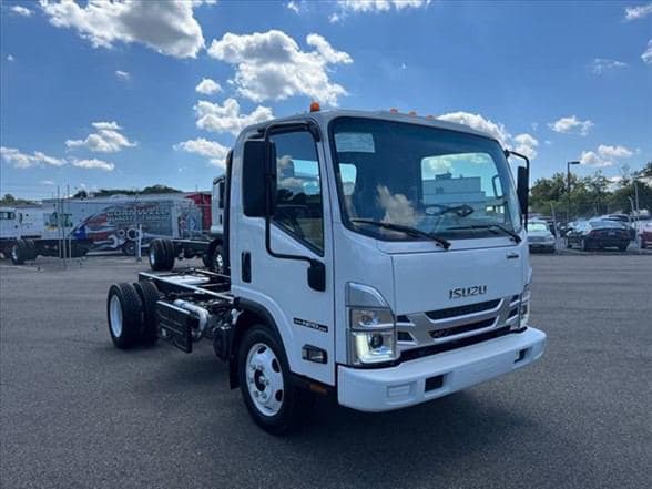 2024 Isuzu 3500 image 1
