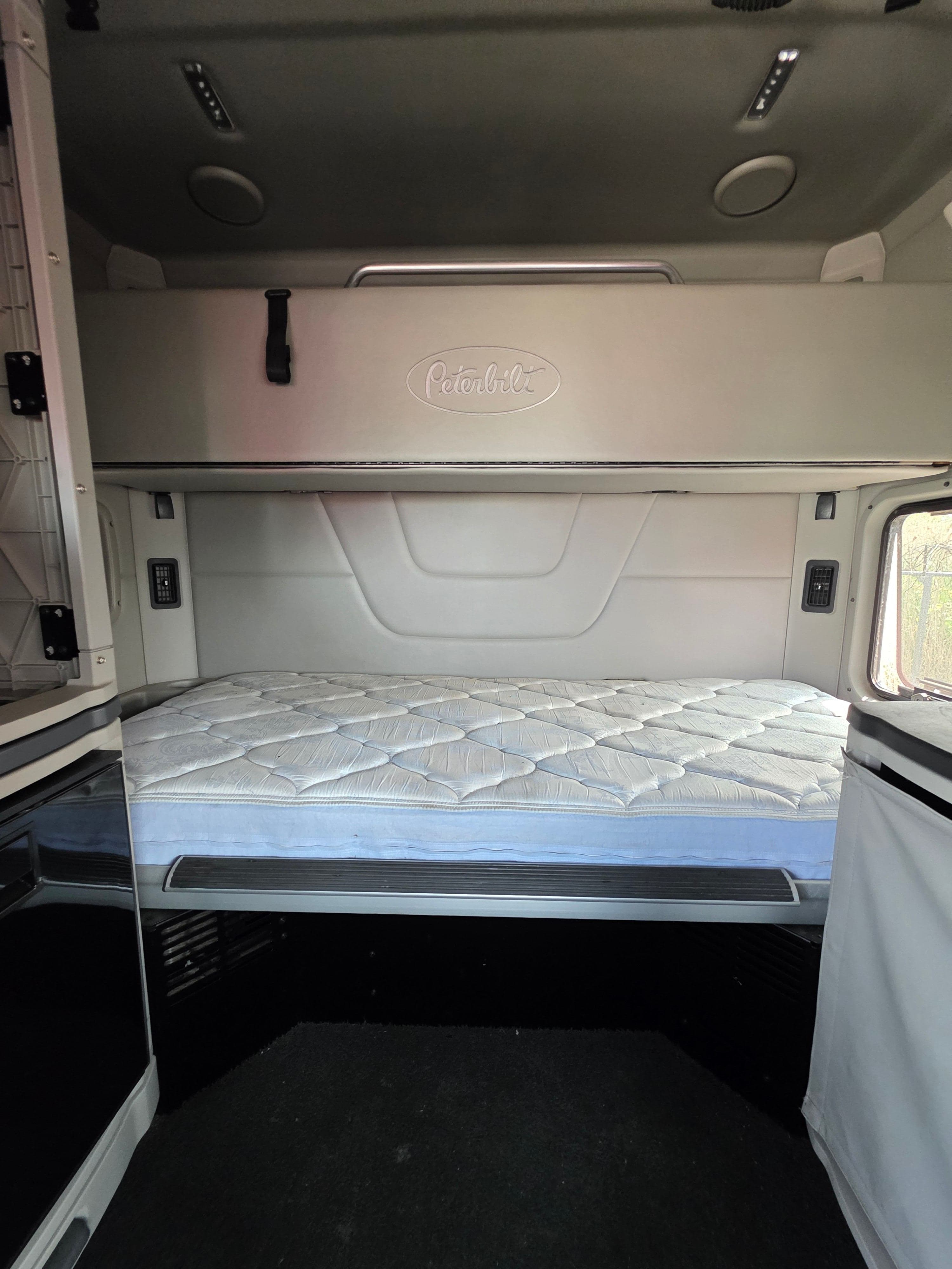 2019 Peterbilt 579 image 14