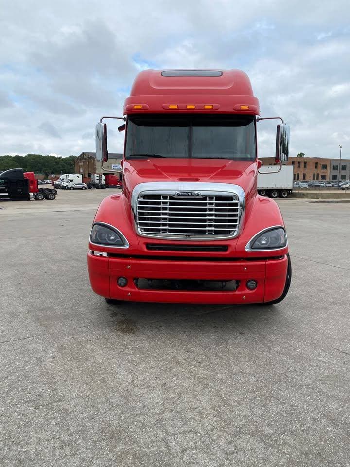 2020 Freightliner Columbia image 8