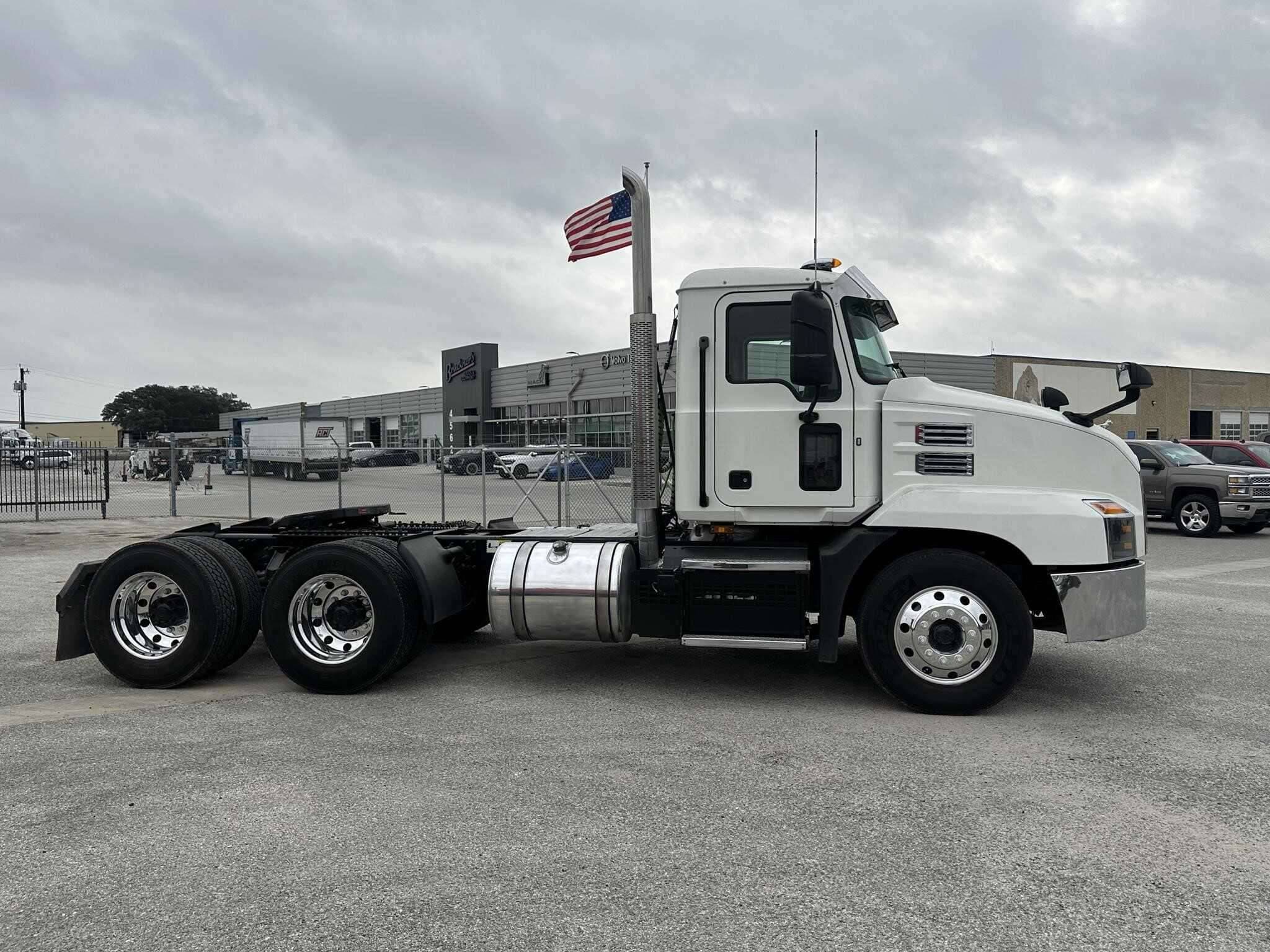 Used 2020 MACK ANTHEM Conventional - Day Cab in Tye, TX image 9