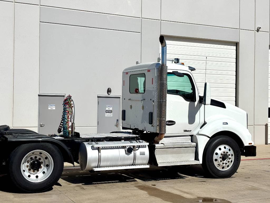 2021 Kenworth T880 image 7
