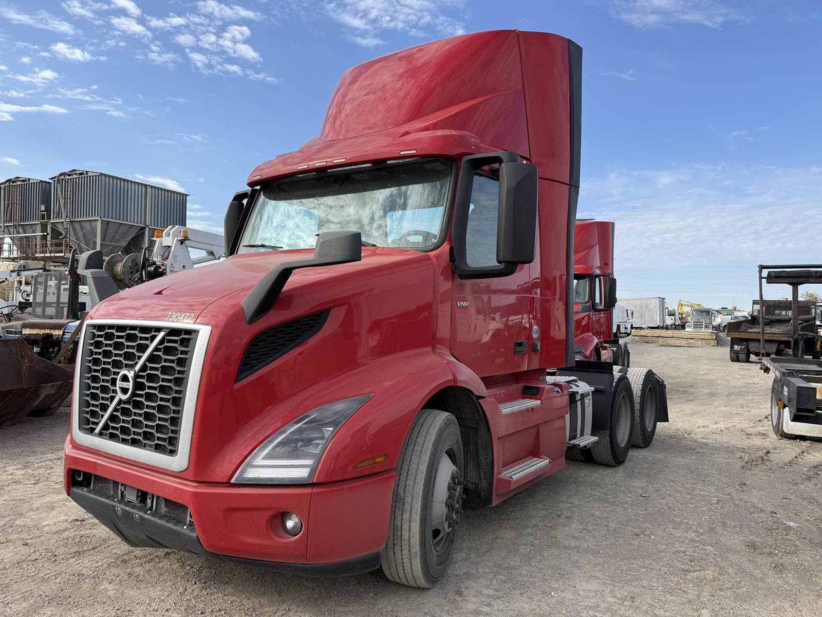 2022 Volvo VNR64T300 Day Cab Truck - D13 405HP, 12 Speed I Shift Amt image 4