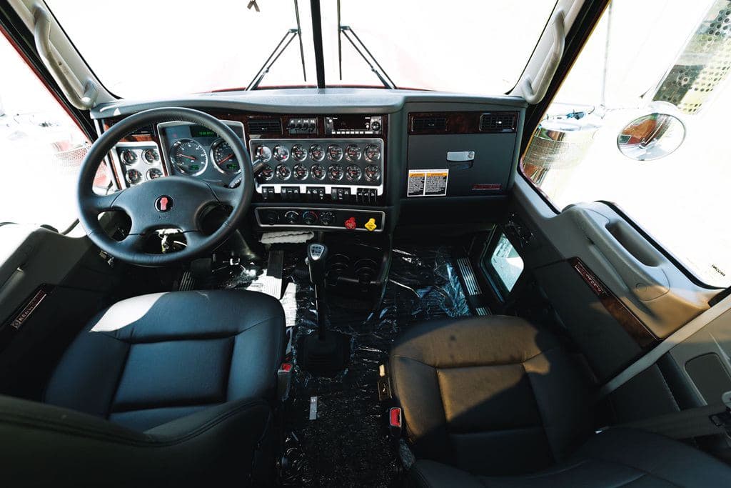 New 2026 KENWORTH W900L image 8