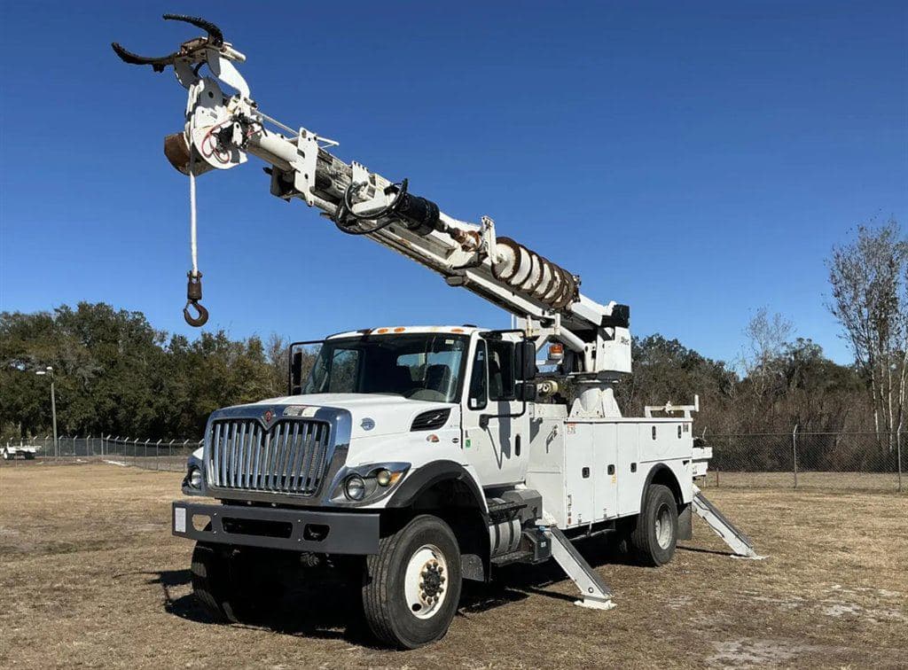 2017 International 7300 image 2