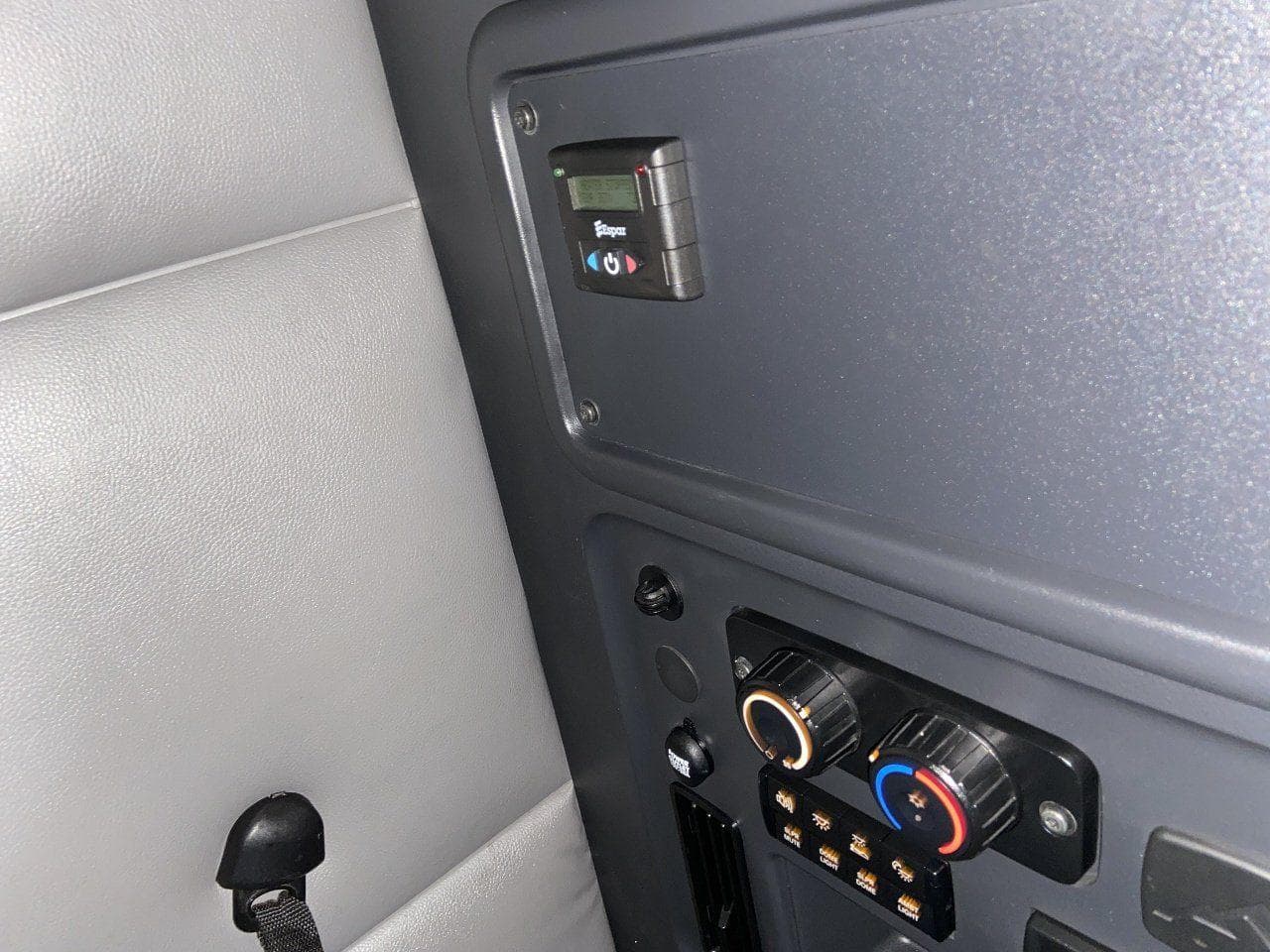 2022 FREIGHTLINER Cascadia CA126 ** Tandem Axle Sleeper image 17