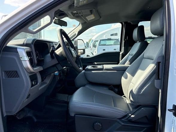 2024 Ford F550 image 14