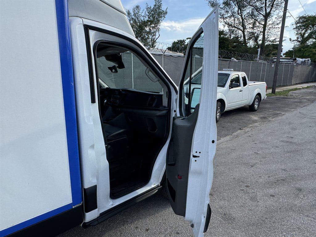2023 Ford Transit T-350 image 43