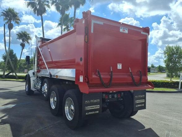 2025 Kenworth T880 image 5
